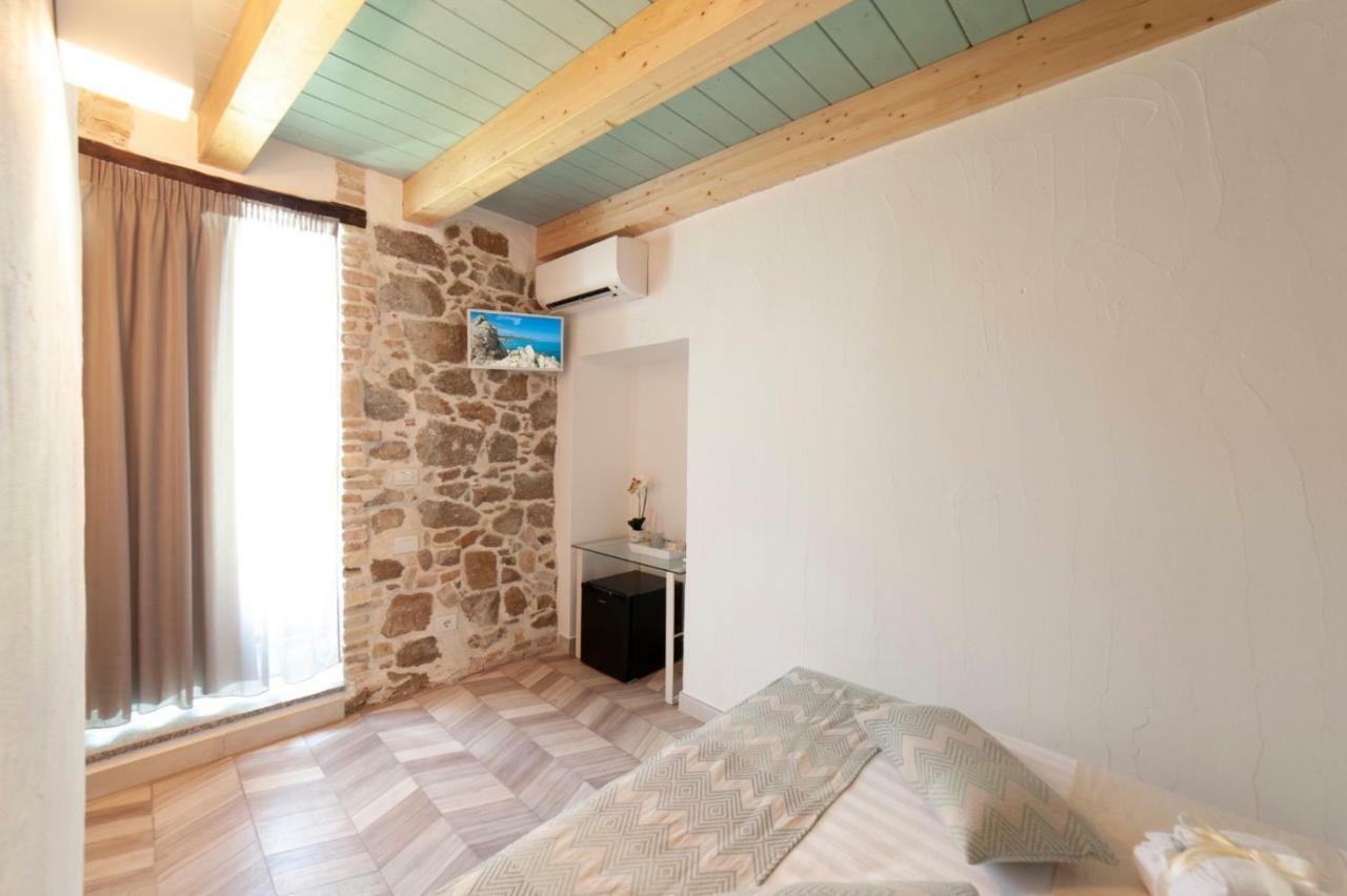 Perdas Rooms Villasimius Eksteriør billede