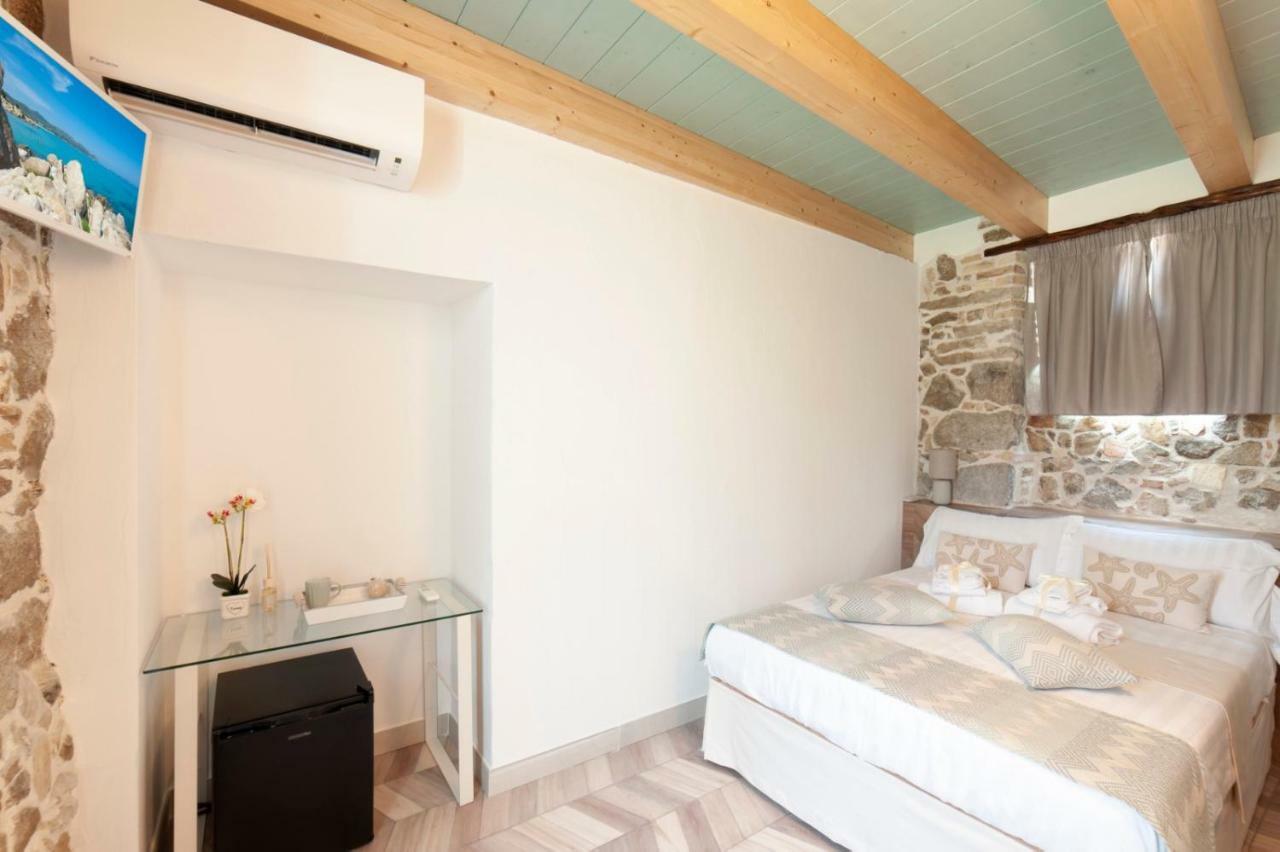 Perdas Rooms Villasimius Eksteriør billede
