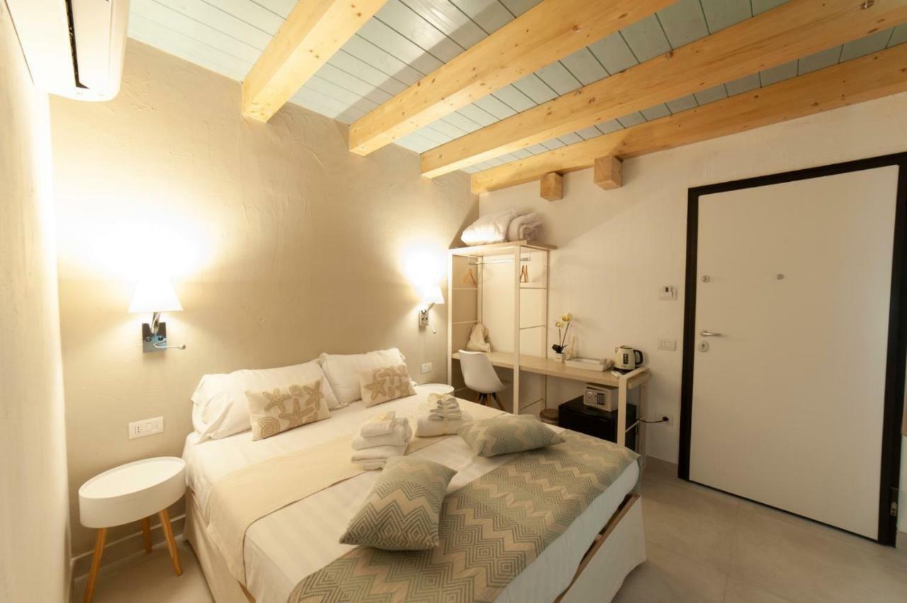 Perdas Rooms Villasimius Eksteriør billede